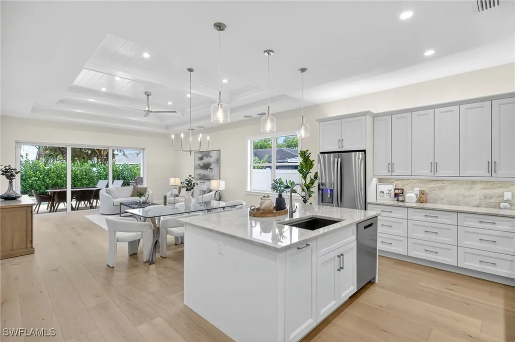 664 100th Avenue N Naples FL 34108