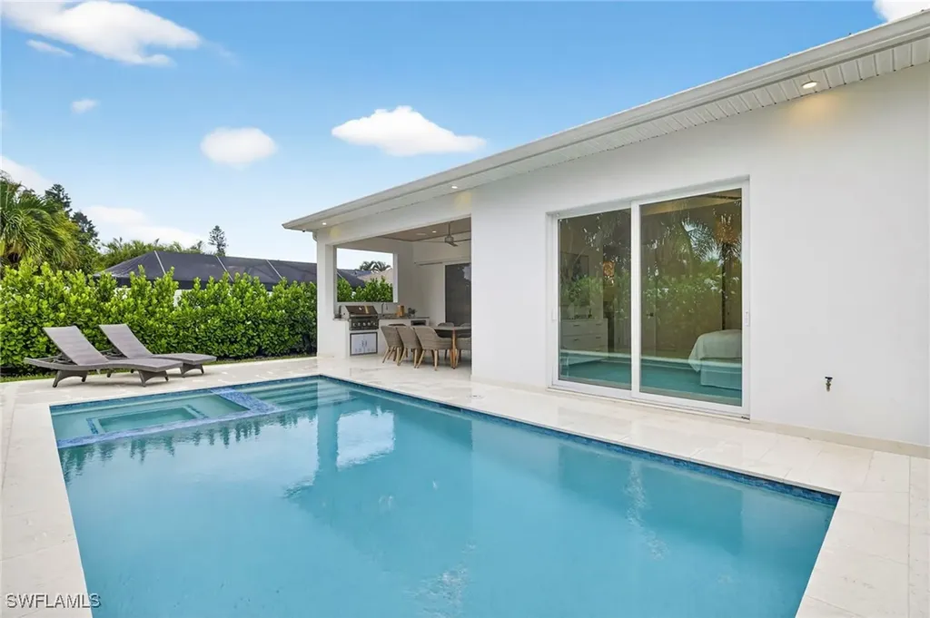 664 100th Avenue N Naples FL 34108
