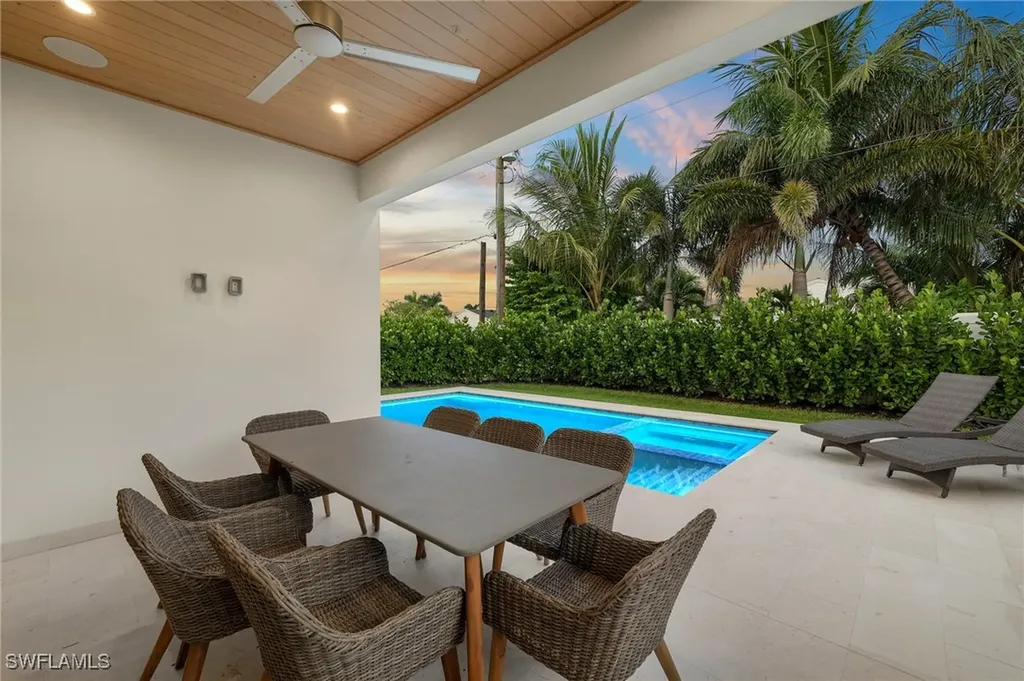 664 100th Avenue N Naples FL 34108