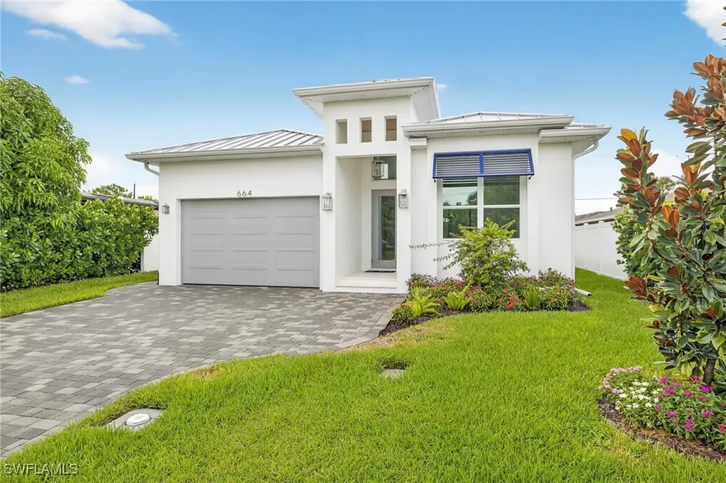 664 100th Avenue N Naples FL 34108