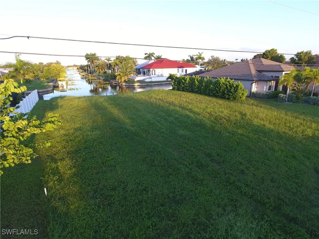 1429 SE 4th Place Cape Coral FL 33990