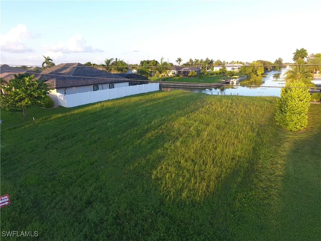 1429 SE 4th Place Cape Coral FL 33990