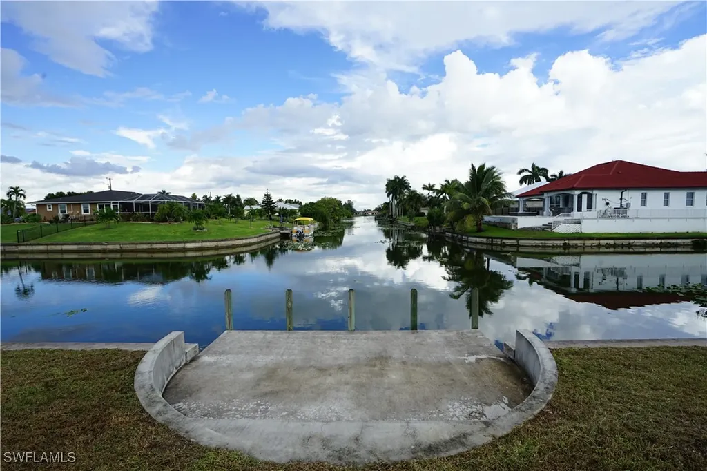 1429 SE 4th Place Cape Coral FL 33990