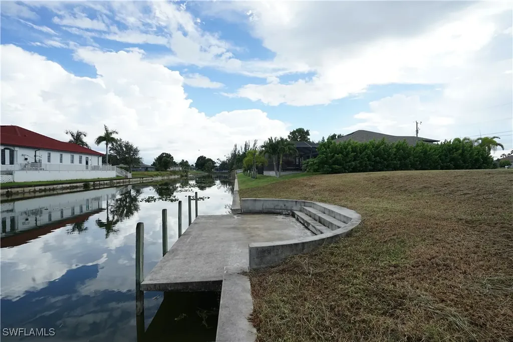 1429 SE 4th Place Cape Coral FL 33990