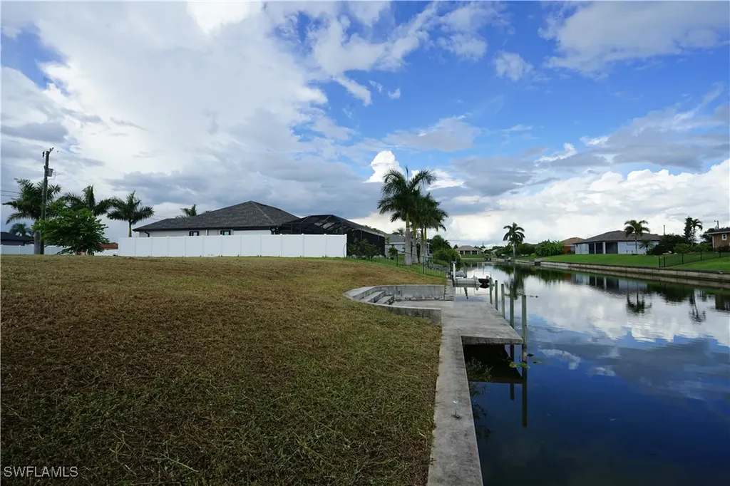 1429 SE 4th Place Cape Coral FL 33990