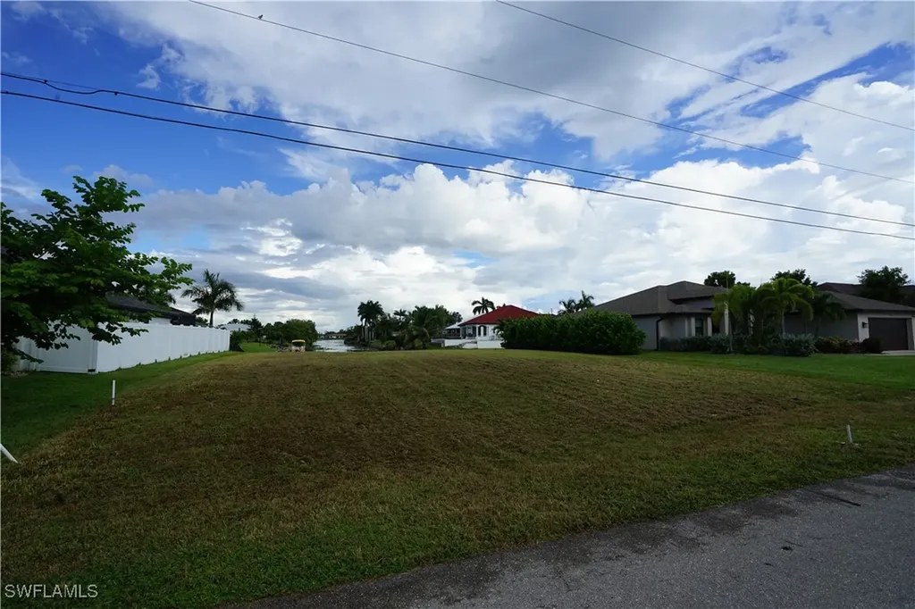 1429 SE 4th Place Cape Coral FL 33990