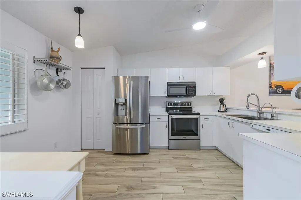 935 New Waterford Drive Naples FL 34104