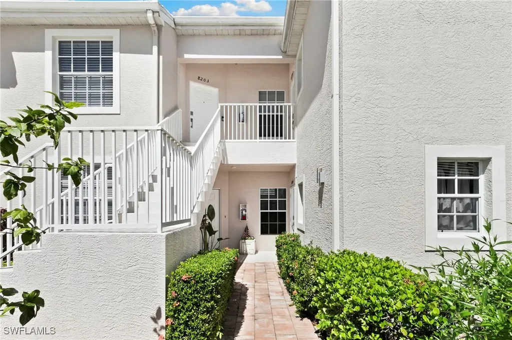 1295 Sweetwater Cove Naples FL 34110