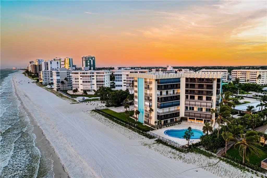 Naples FL, 3399 Gulf Shore Boulevard N, Unit PH-South