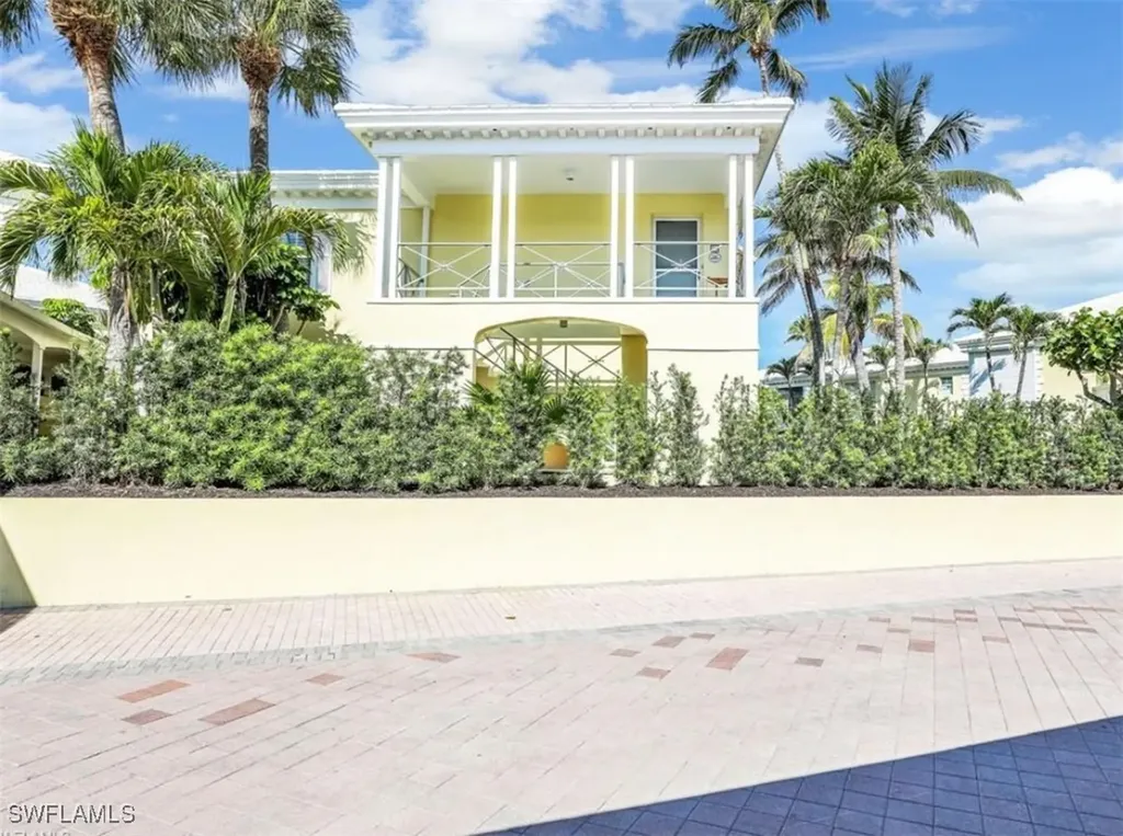 2601 Gulf Shore Boulevard N Naples FL 34103