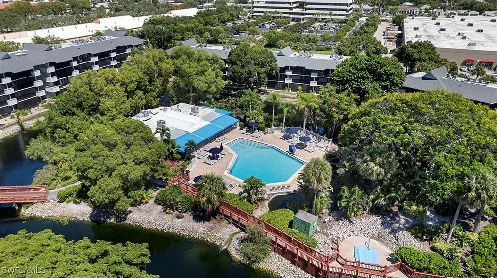 600 Neapolitan Way Naples FL 34103