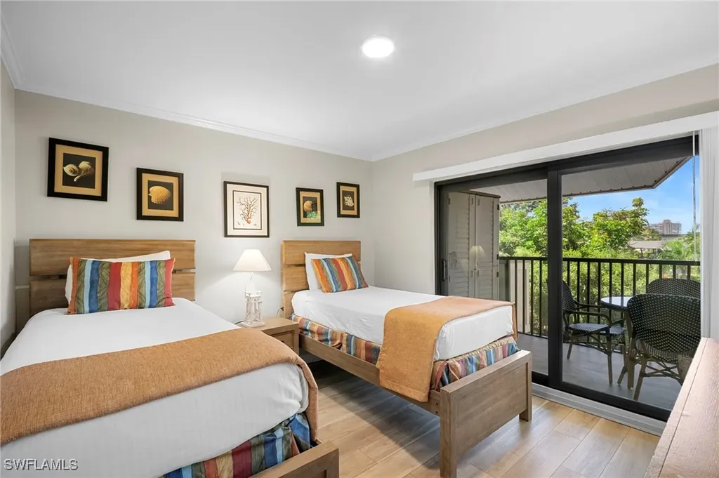 600 Neapolitan Way Naples FL 34103