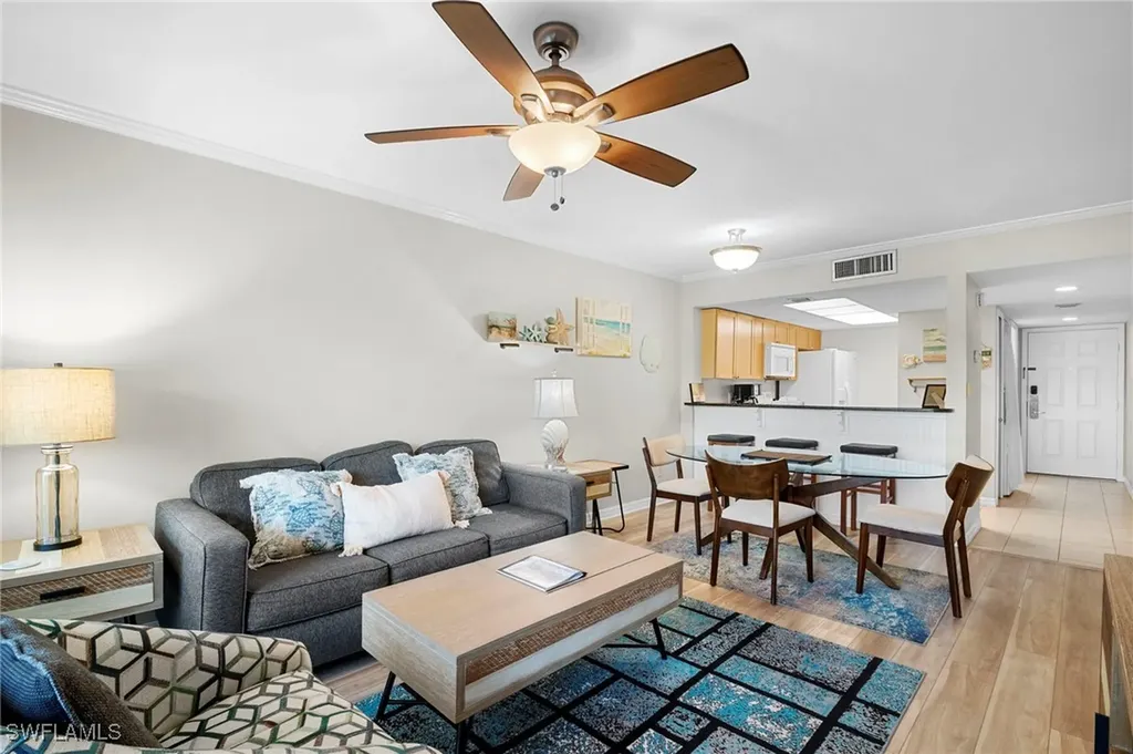 600 Neapolitan Way Naples FL 34103