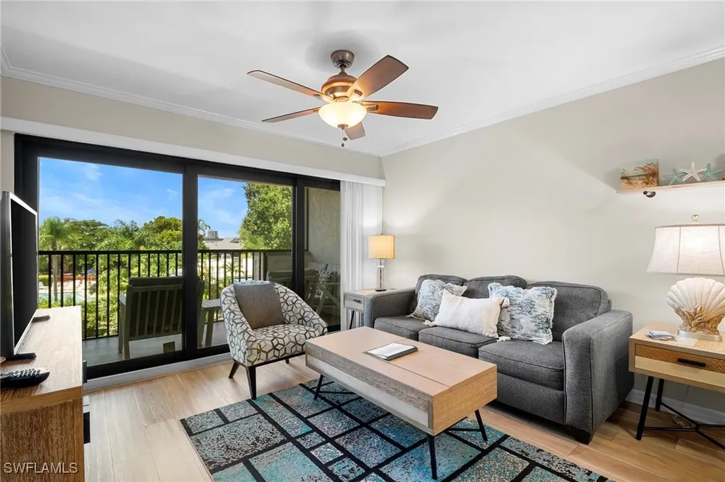 600 Neapolitan Way Naples FL 34103