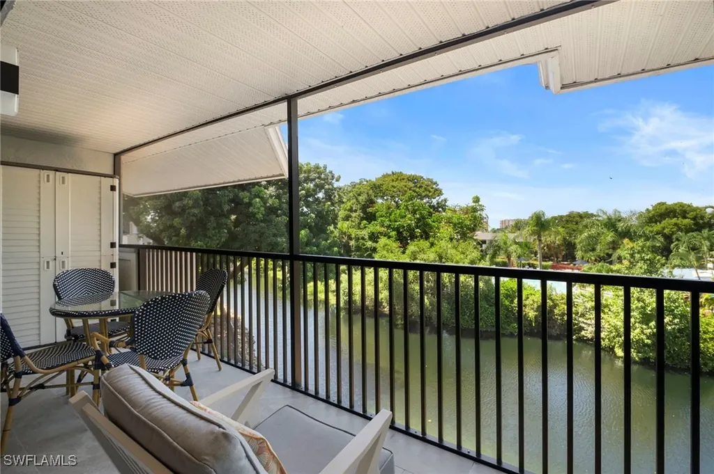 600 Neapolitan Way Naples FL 34103