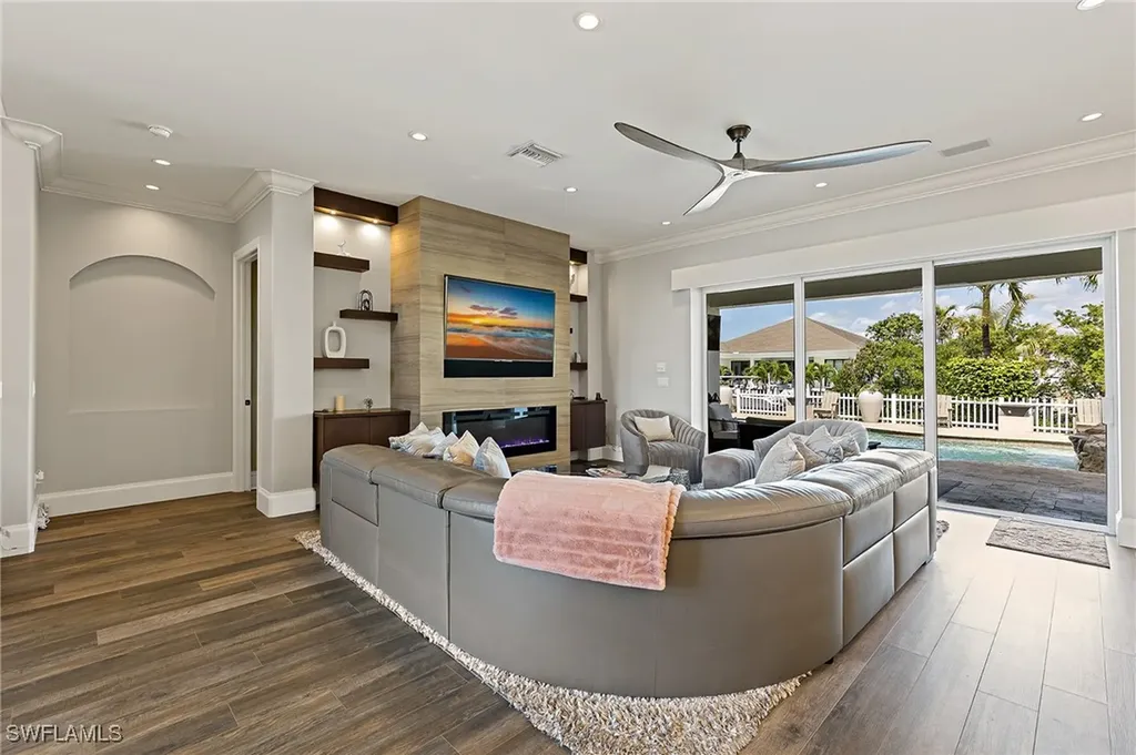 1435 Osprey Avenue Naples FL 34102