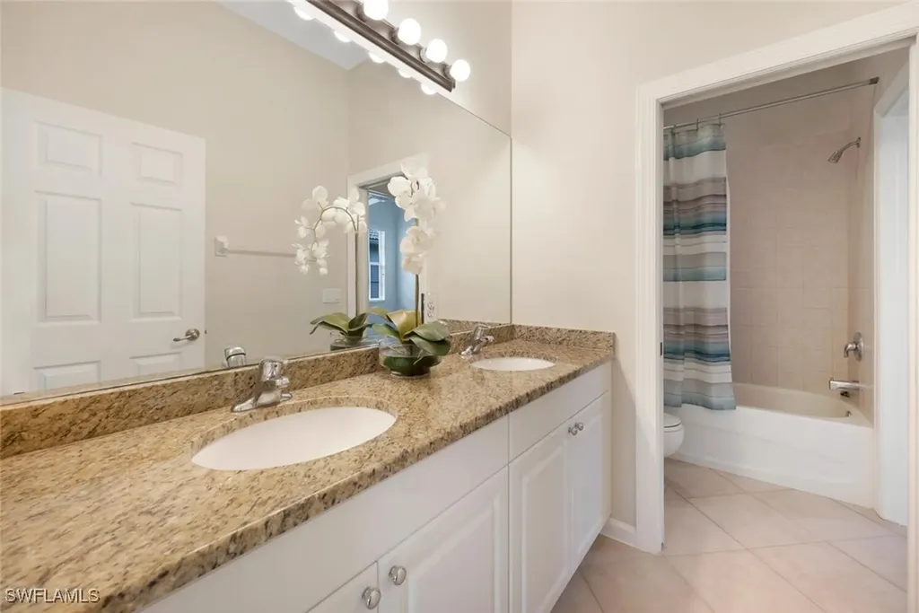 15825 Delaplata Lane Naples FL 34110