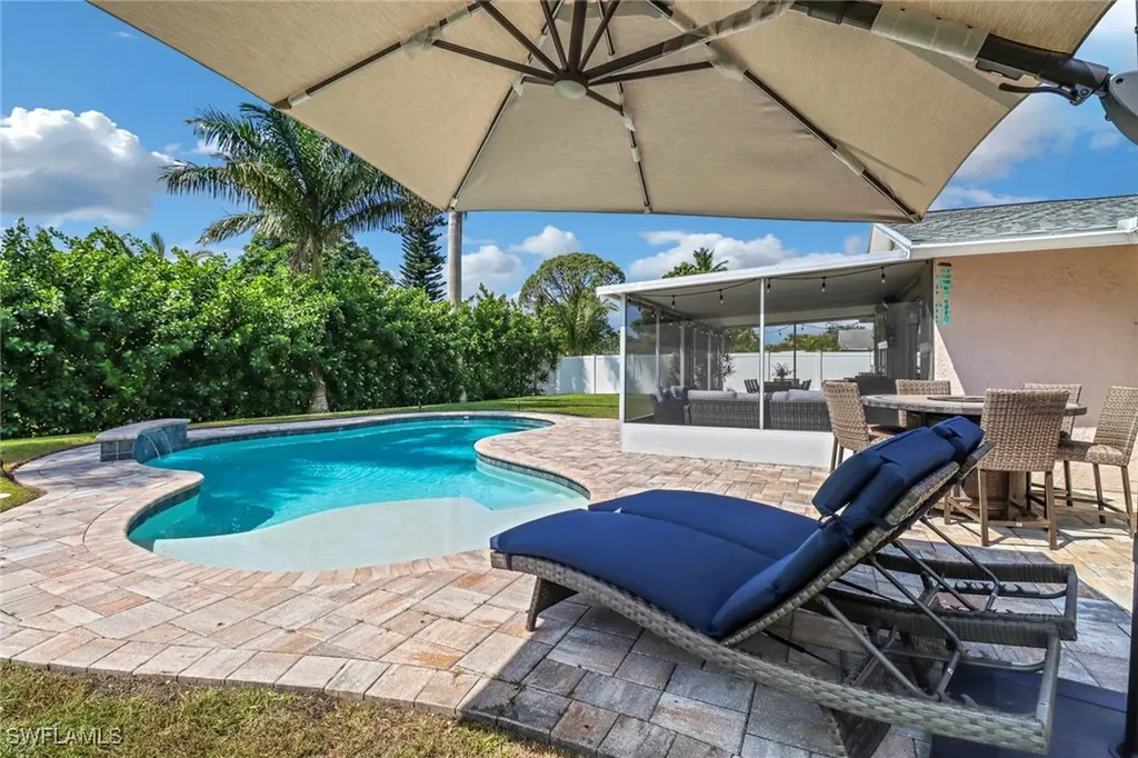 2680 Longboat Drive Naples FL 34104
