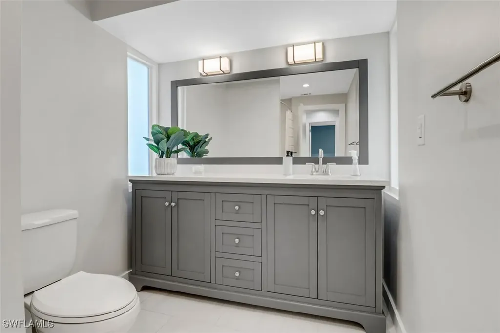 2680 Longboat Drive Naples FL 34104