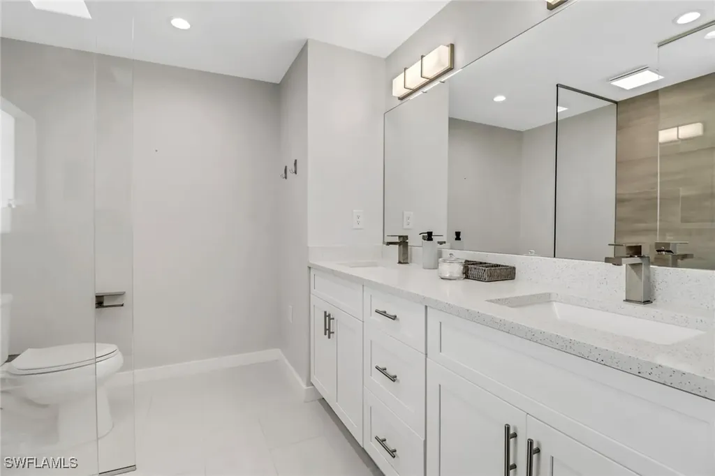 2680 Longboat Drive Naples FL 34104