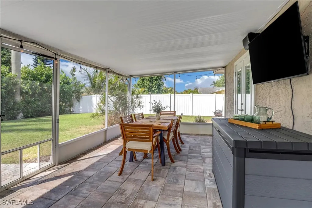 2680 Longboat Drive Naples FL 34104