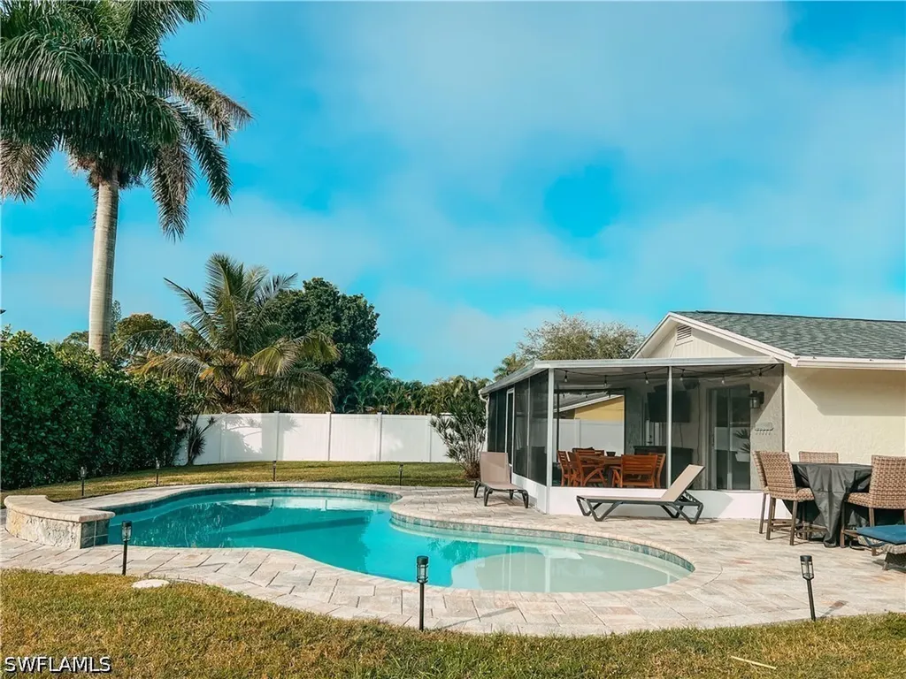 2680 Longboat Drive Naples FL 34104