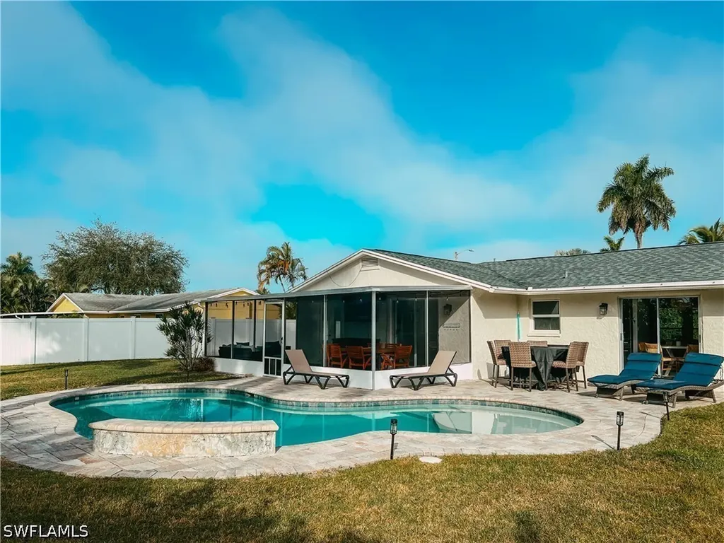 2680 Longboat Drive Naples FL 34104