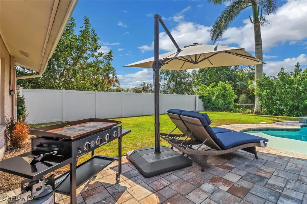 2680 Longboat Drive Naples FL 34104