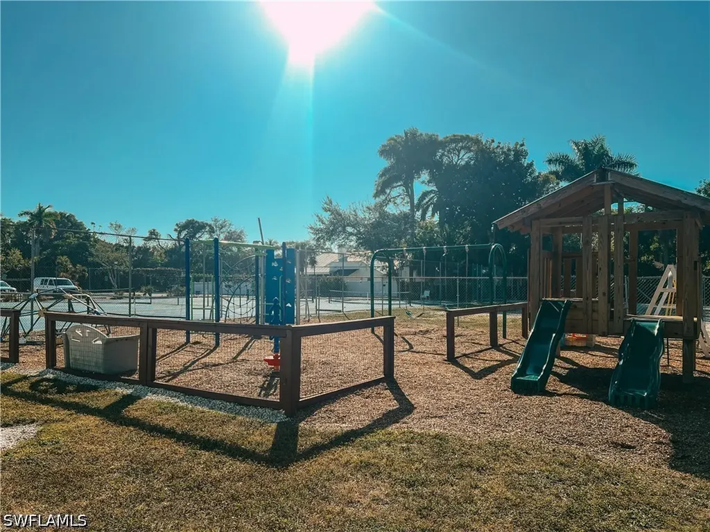 2680 Longboat Drive Naples FL 34104