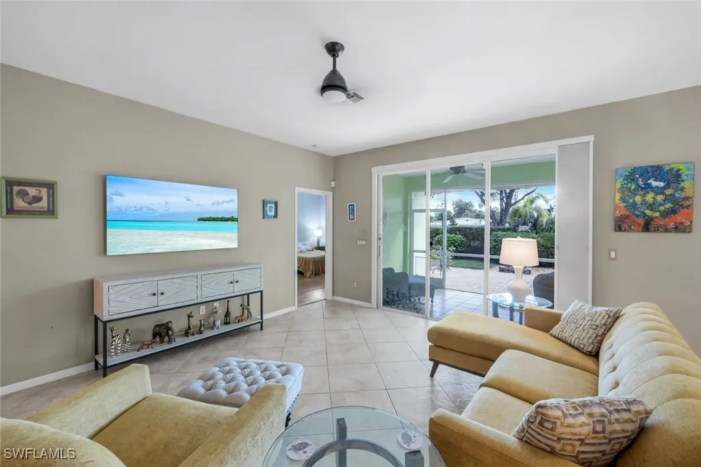200 Stanhope Circle Naples FL 34104