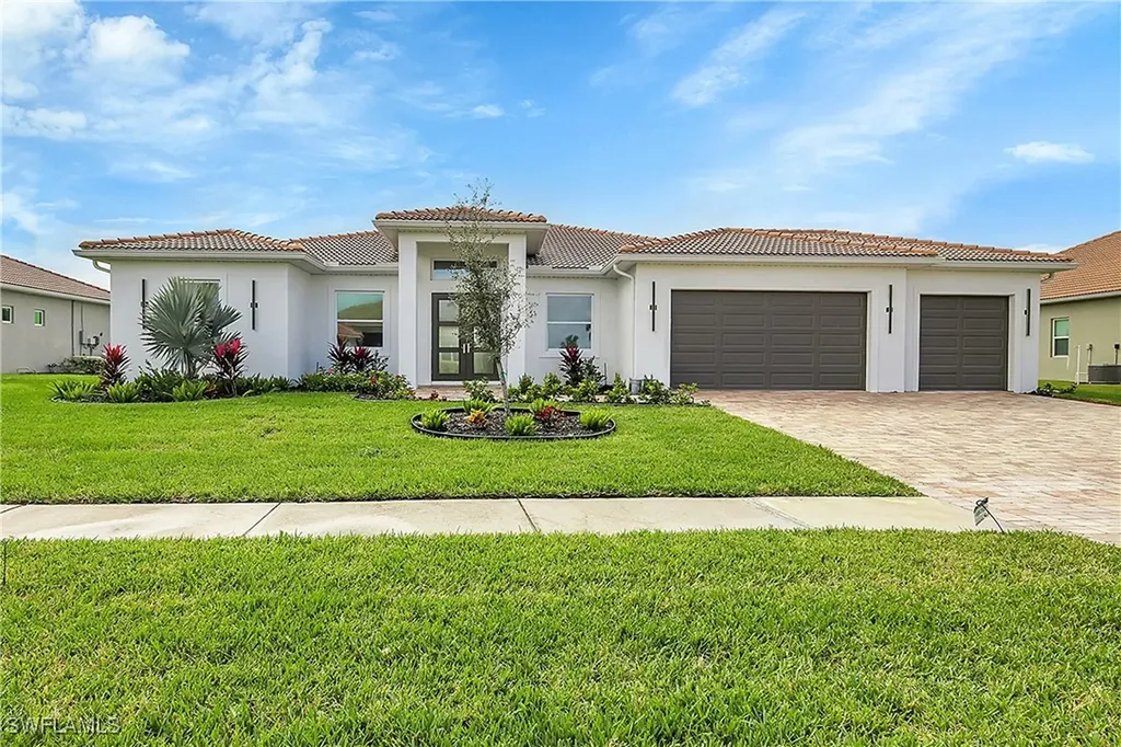 18716 Ensenada Drive Naples FL 34114