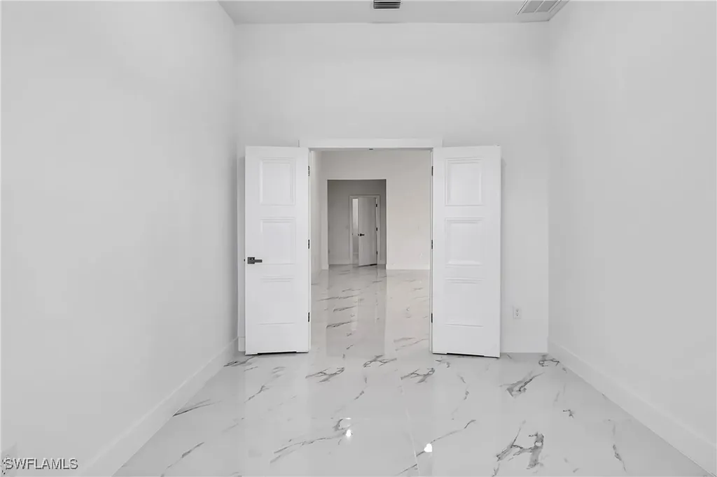18716 Ensenada Drive Naples FL 34114