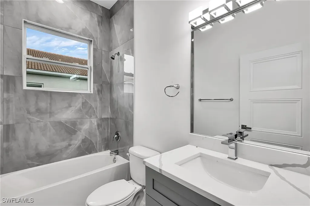 18716 Ensenada Drive Naples FL 34114