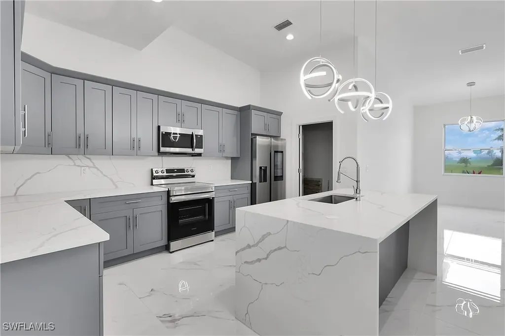 18716 Ensenada Drive Naples FL 34114
