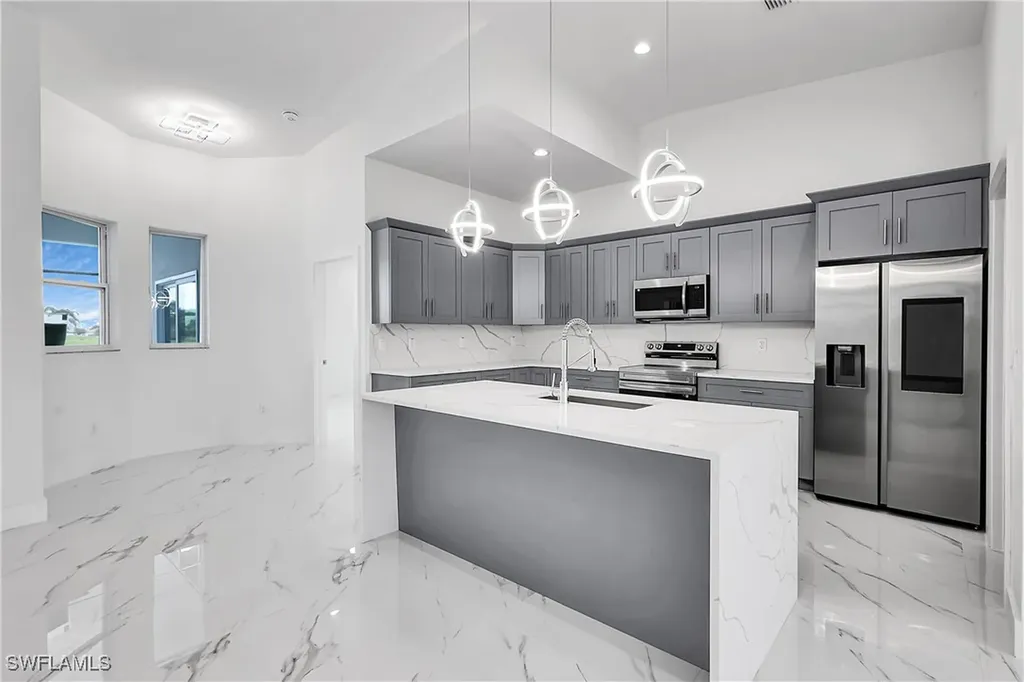 18716 Ensenada Drive Naples FL 34114