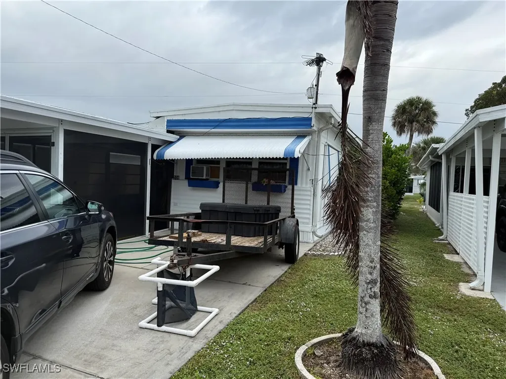 539 Poinsettia Lane Naples FL 34114