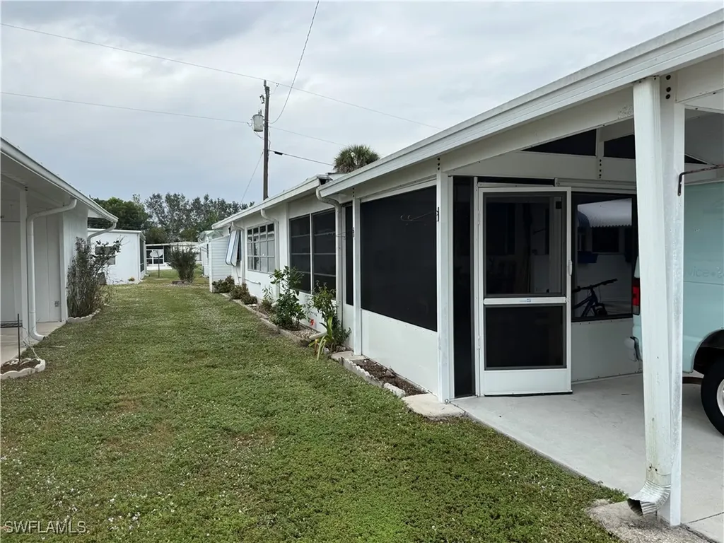 539 Poinsettia Lane Naples FL 34114