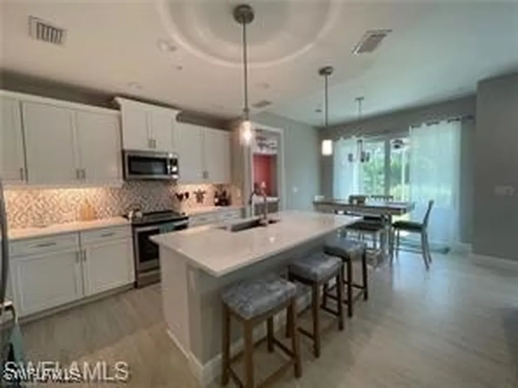 2548 Seychelles Drive Naples FL 34112