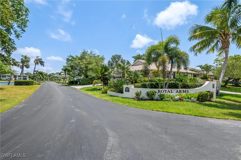 105 Georgetown Boulevard Naples FL 34112