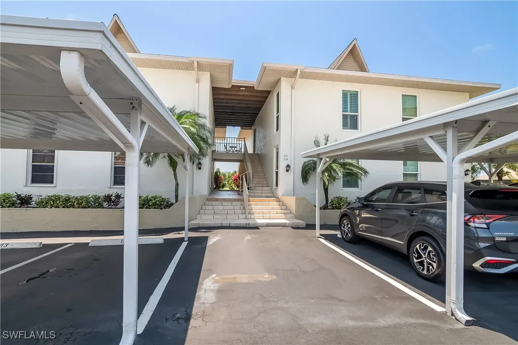 105 Georgetown Boulevard Naples FL 34112