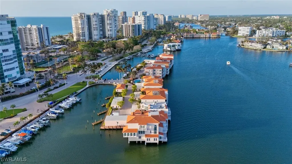 Naples FL, 4000 Gulf Shore Boulevard N, Unit 1400