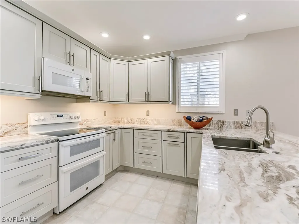 8471 Southbridge Drive Estero FL 33967