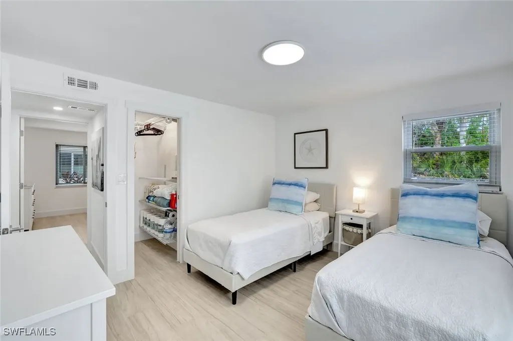 1155 Sandpiper Street Naples FL 34102