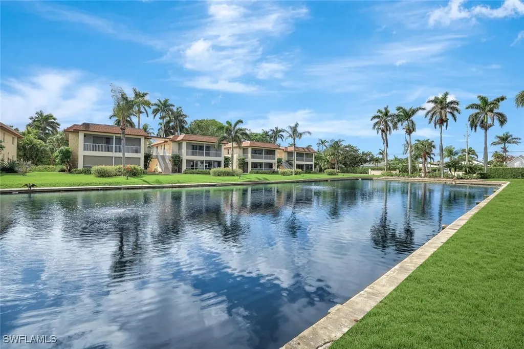 1155 Sandpiper Street Naples FL 34102