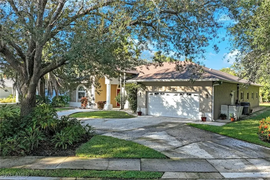 7500 Woodland Bend Circle Fort Myers FL 33912