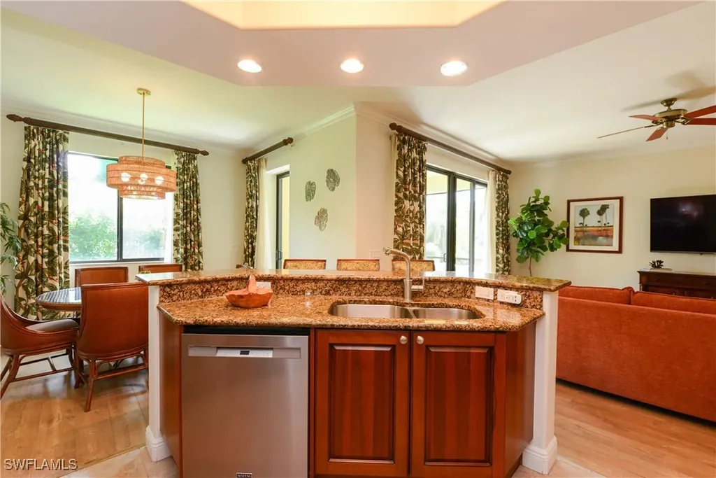 975 Sandpiper Street Naples FL 34102