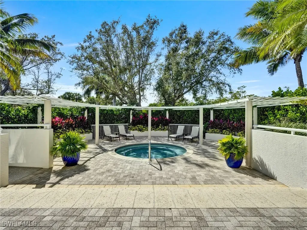 6825 Grenadier Boulevard Naples FL 34108