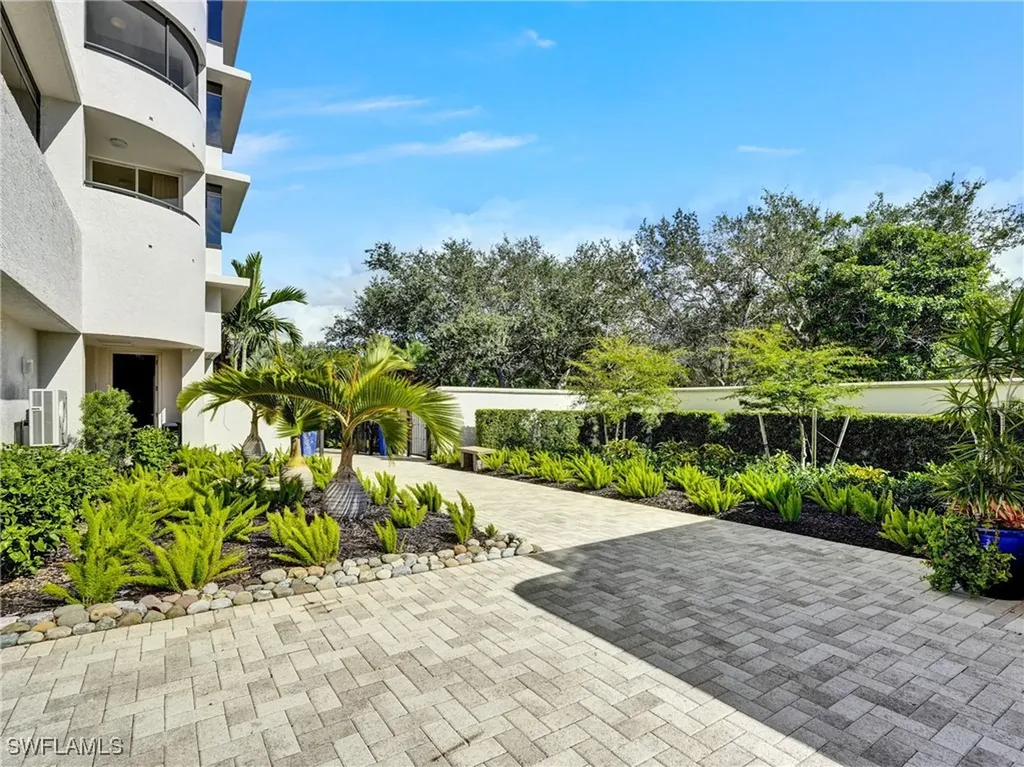 6825 Grenadier Boulevard Naples FL 34108