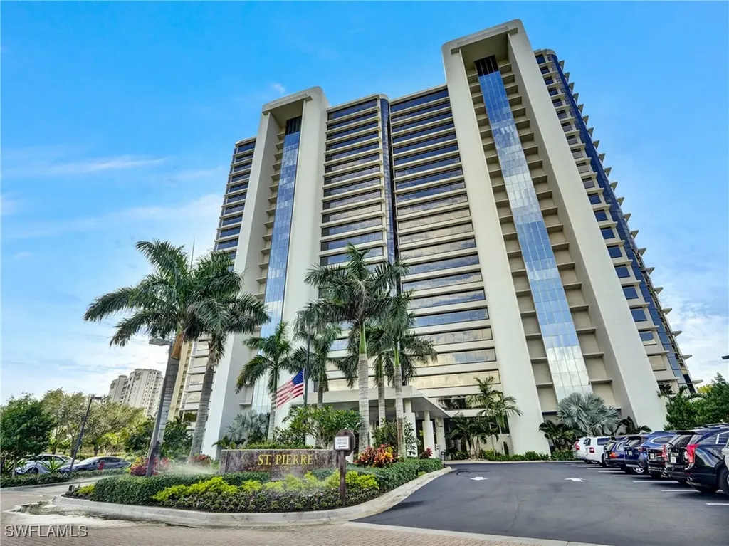 6825 Grenadier Boulevard Naples FL 34108
