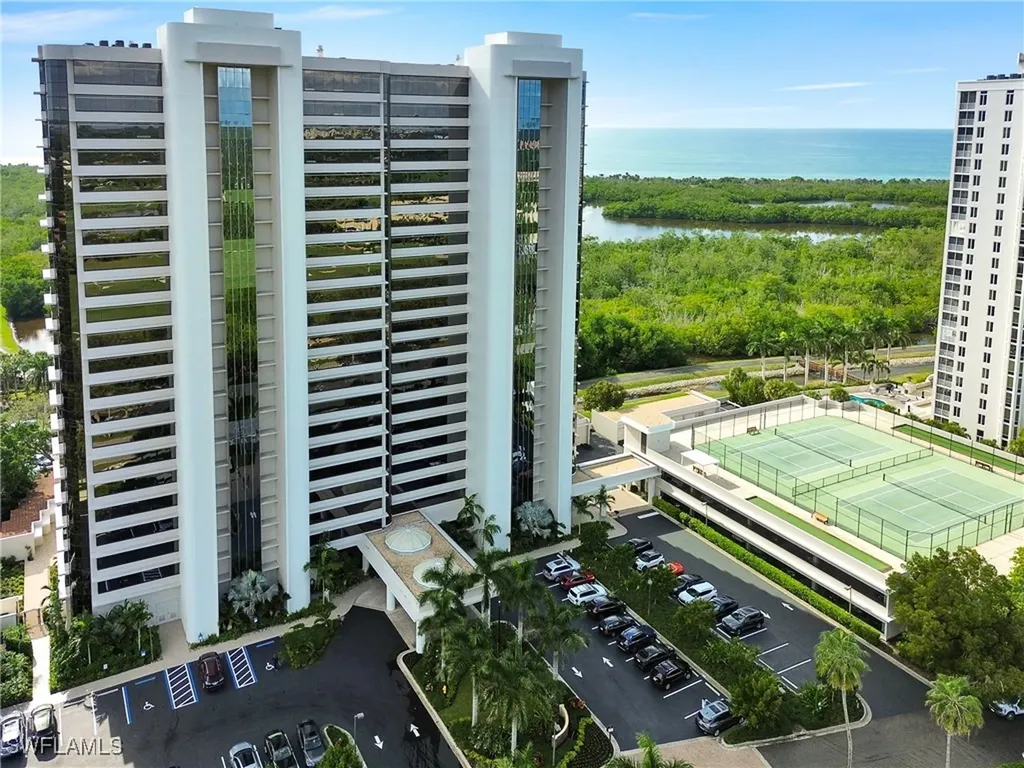 6825 Grenadier Boulevard Naples FL 34108